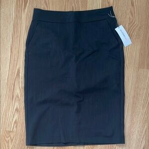 Liz Claiborne Gray Knee-Length Pencil Skirt for Work